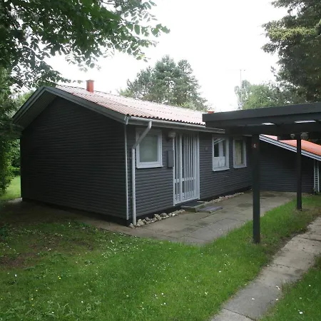בית נופש Three-bedroom Holiday In 1 אסקביירג